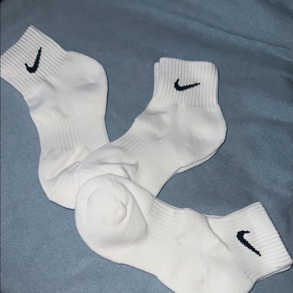 Nike White Athletic Socks with Ribbed Texture